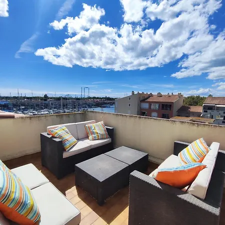 Cap D'agde Vue Port Et Parking Terrasse La Desirade Agde