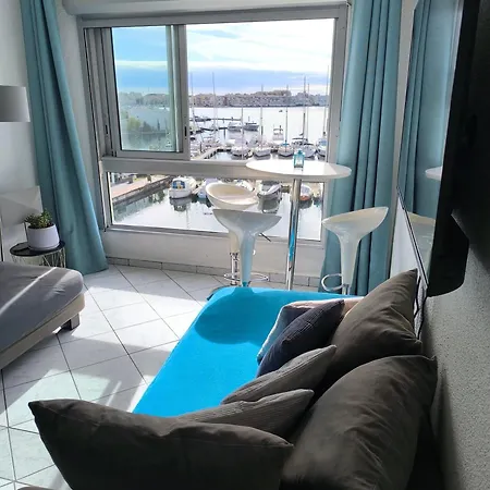 Cap D'agde Vue Port Et Parking Terrasse La Desirade *