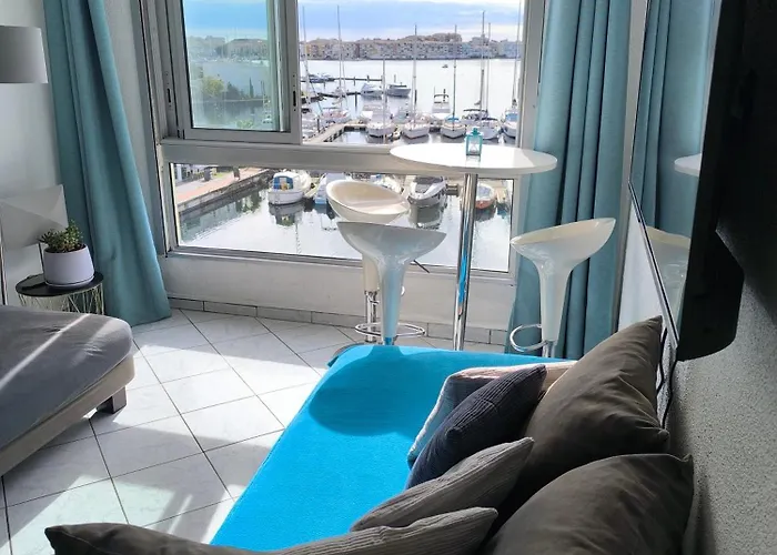 Cap D'agde Vue Port Et Parking Terrasse La Desirade *