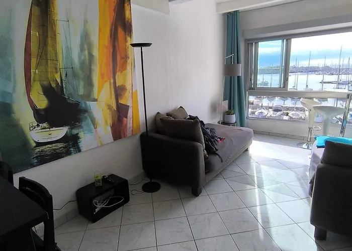 Cap D'agde Vue Port Et Parking Terrasse La Desirade 阿格德